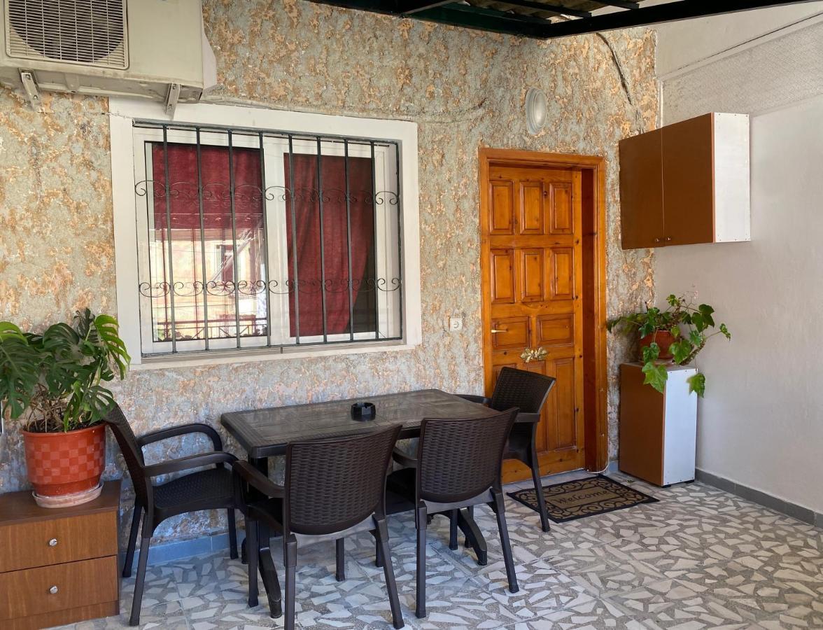 Vila Xhani *